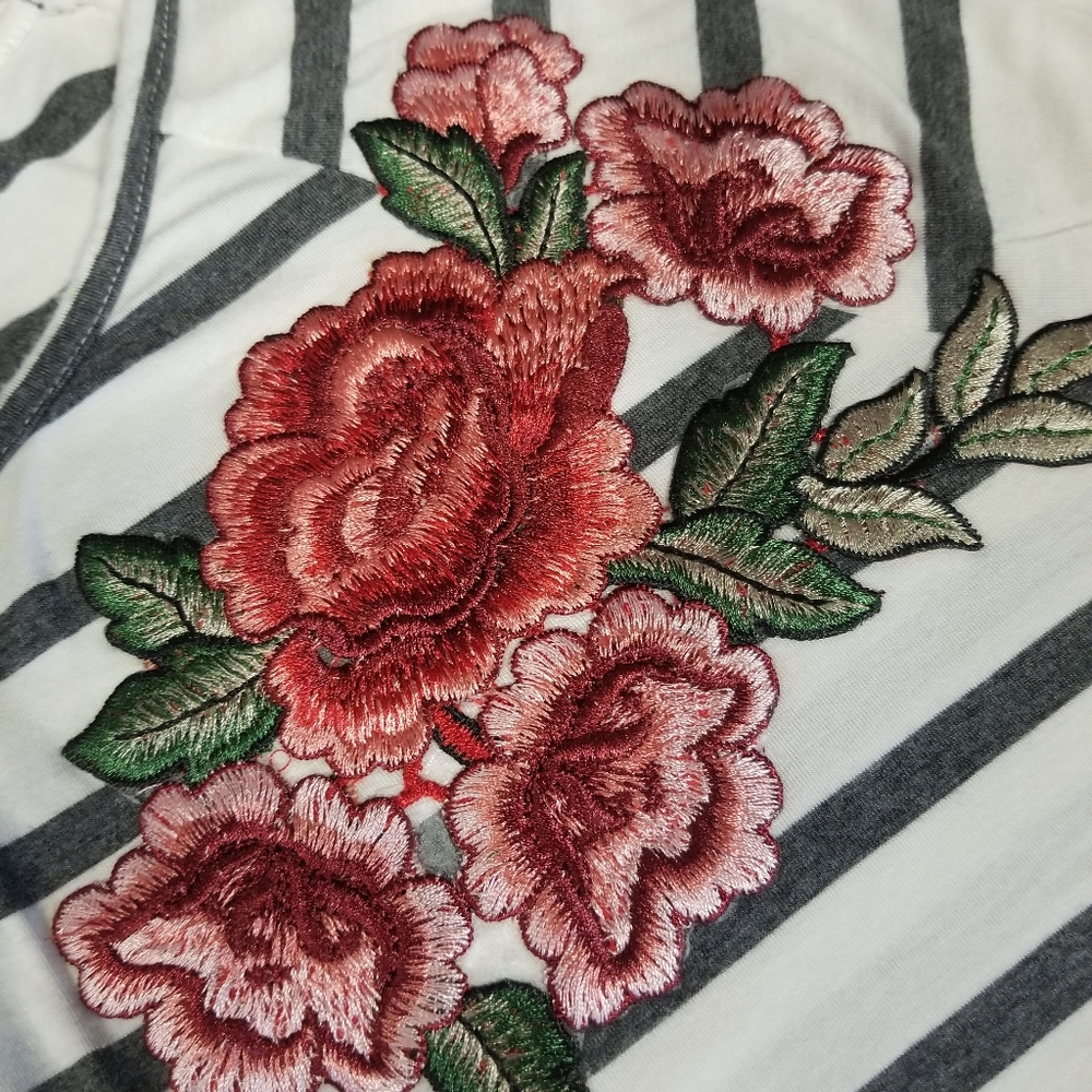 Embroidered Top - Picture 2 of 3